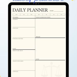 Puede incluir: Un planificador diario digital para abogados, mostrado en una tableta. El planificador presenta secciones para tareas próximas, metas y notas, con el texto "ATTORNEY daily planner" en la parte superior. El diseño incluye una balanza de la justicia.