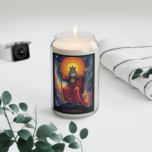 Geurkaars tarotkaart "The Emperor" 13,75 oz - 70+ branduren - drie geuren beschikbaar