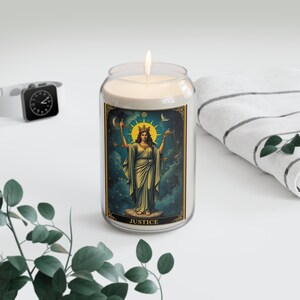 Candela profumata "Justice" Carta dei Tarocchi da 425 ml - Oltre 70 ore di combustione!