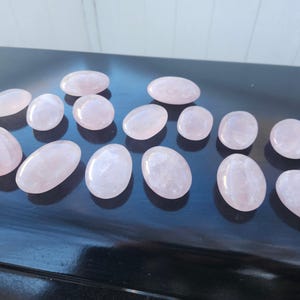 Rose quartz palm stone