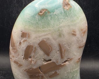 Caribbean calcite free form! 1.2 pounds, 4 inches tall, 2.9 wide!