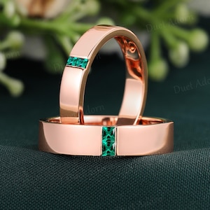 2pcs Minimalist Emerald Couple Ring Set Dainty 4MM Emerald Men&#39;s Wedding Band His and Her Promise Ring Anniversary Rings for Men and Women