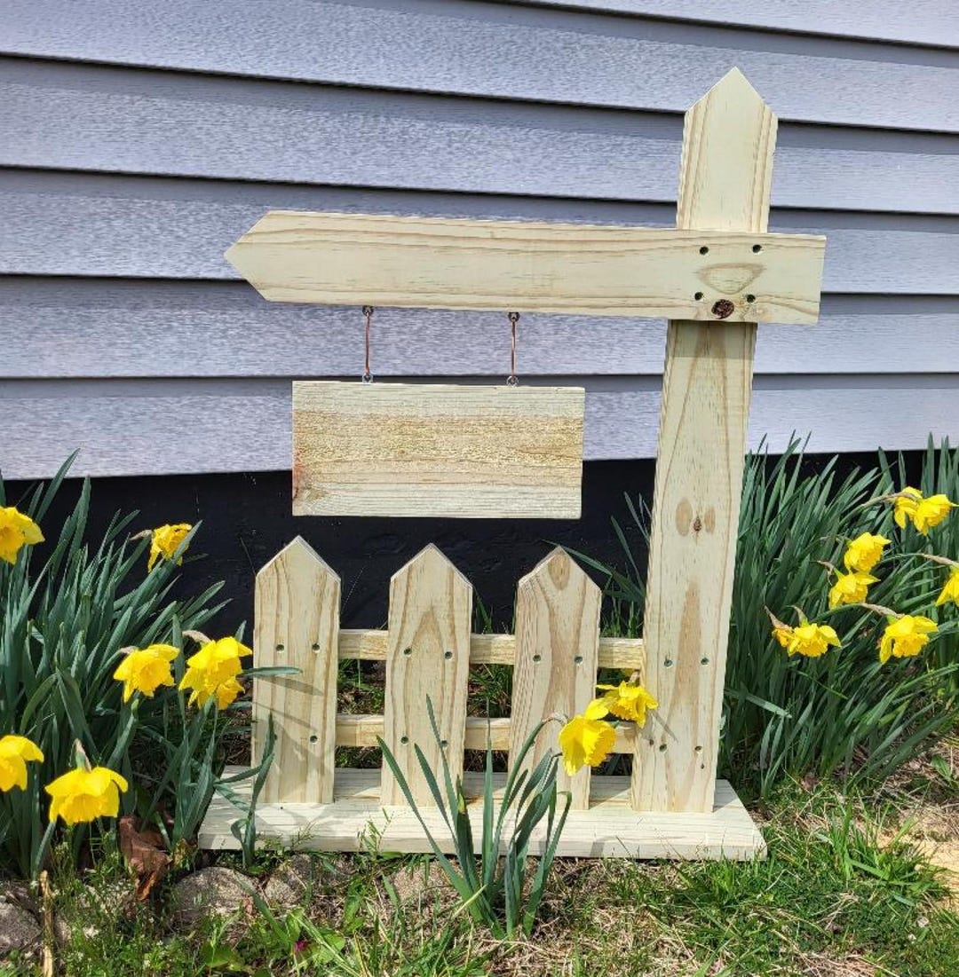 Fence Post Welcome Sign, Wooden Garden Decor - Etsy