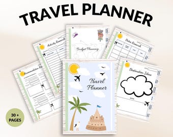 Puede incluir: Un planificador de viajes con temática de playa, con una portada con un sol, nubes, palmera y un castillo de arena. El planificador incluye páginas para la investigación de actividades, la planificación presupuestaria y las ideas de destino.