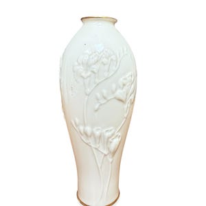 Vintage Lenox Embossed Floral Vase – Gold Rim – USA Made – Elegant Decorative Porcelain