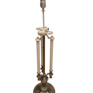 Lámpara vintage de Underwriters Laboratory, candelabro de mesa estilo francés con acabado en latón, iluminación clásica, decoración estilo Hollywood Regency.