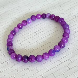 Violet Purple Jade Stretch Bracelet: 6 mm, 6 1/2-7" Wrist
