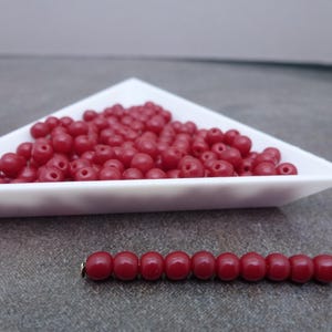 100pc Opaque Dark Red, 4mm Round Beads, Czech Glass Smooth Round, Druk