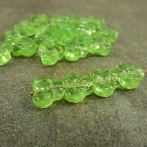 Peridot Pansy Beads 9mm Czech Pressed Glass 50pc