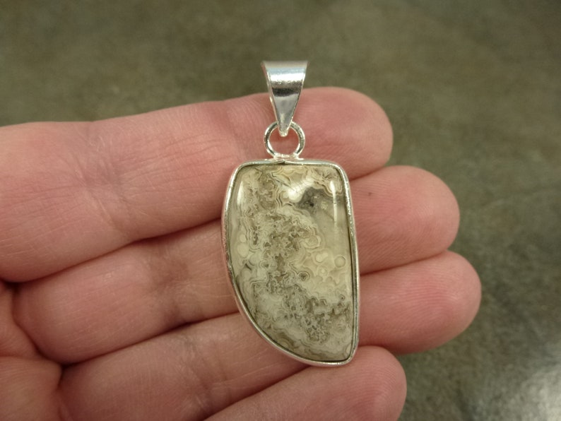 Mexican Lace Agate Freeform Gemstone Pendant 27x17mm Stone Silver Tone Setting with Bail Open Back 42x18mm