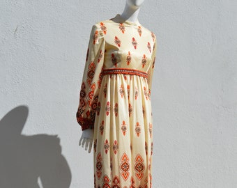 Vintage 70's Saks Fifth Avenue maxi dress polyester size 8 pleated oriental pattern
