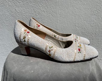 Vintage 60's Hand Beaded made in HONG KONG shoes size 9 by Mayer Mint condition Mod mid century craft floral Palm springs Modern