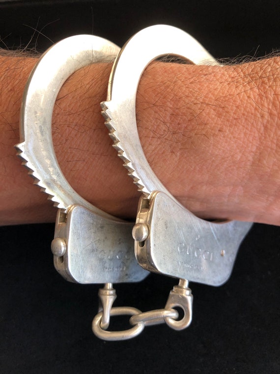 Vintage Tom Ford for Gucci 1998 Iconic HANDCUFFS Unisex Vintage Tom Ford for Gucci 1998 Iconic HANDCUFFS Unisex