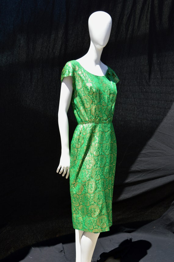 Vintage 60's brocade green and gold shimmering PEG