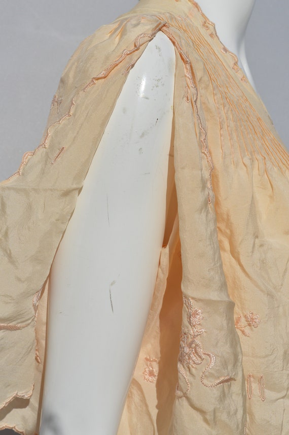 Vintage silk embroidered robe lingerie 40's art d… - image 9