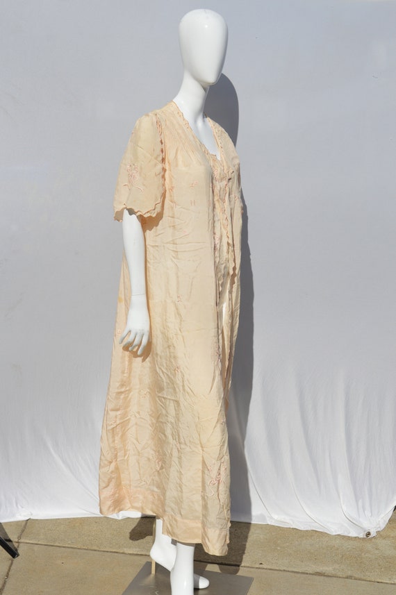 Vintage silk embroidered robe lingerie 40's art d… - image 3