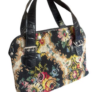 Vintage 60-70s LARGE Tapestry Carpet Bag Purse FLORAL pattern neddlepoint good condition snaps closures