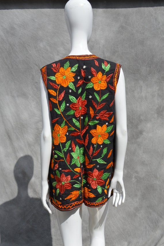 Vintage 60's 70's HIPPIE vest woman's size M hand… - image 4