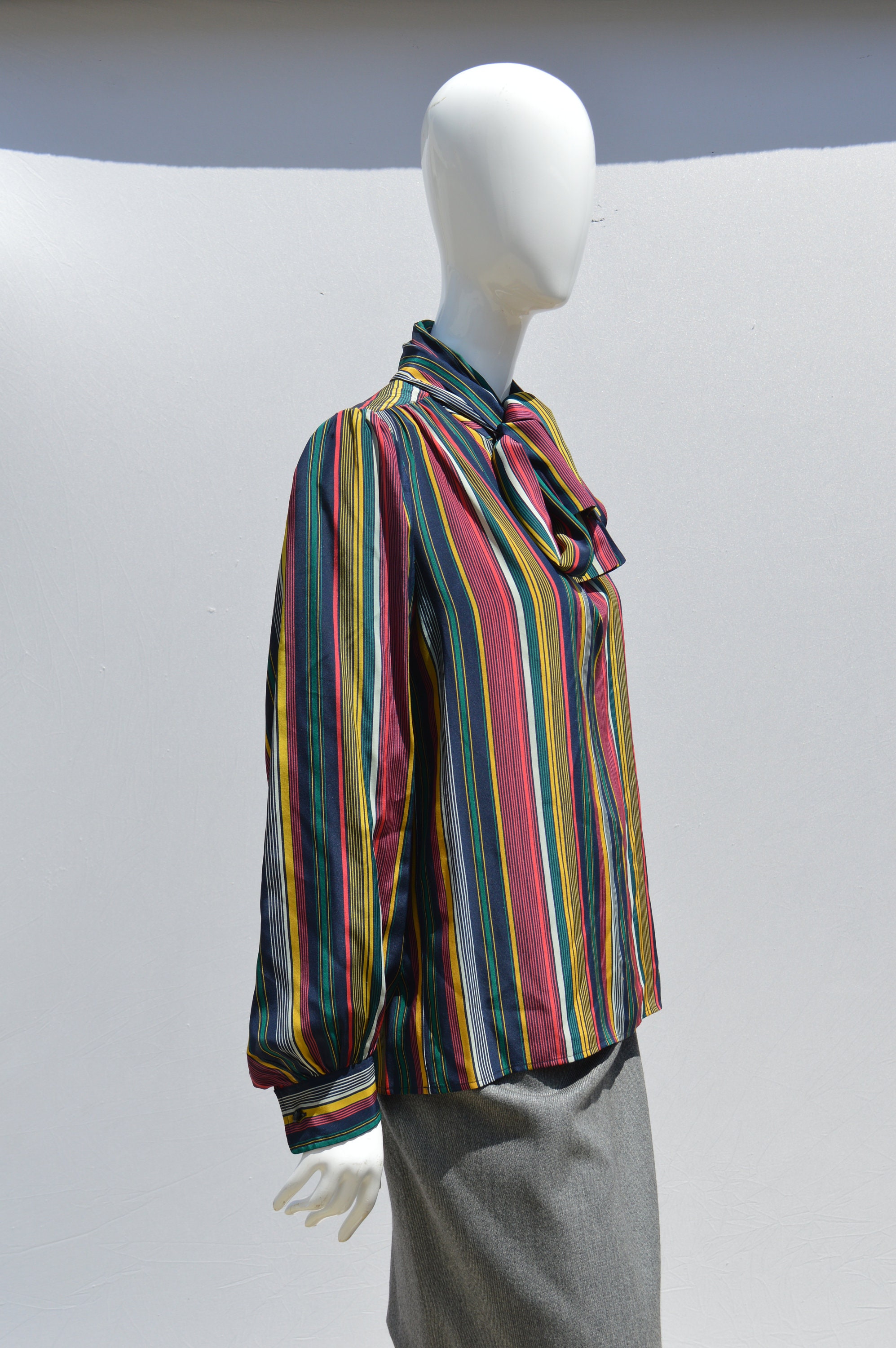 ヴィンテージ　イヴサンローラン　シルク　ストライプ　ブラウス　ボウタイ ヴィンテージイヴサンローランシルクストライプブラウスボウタイ