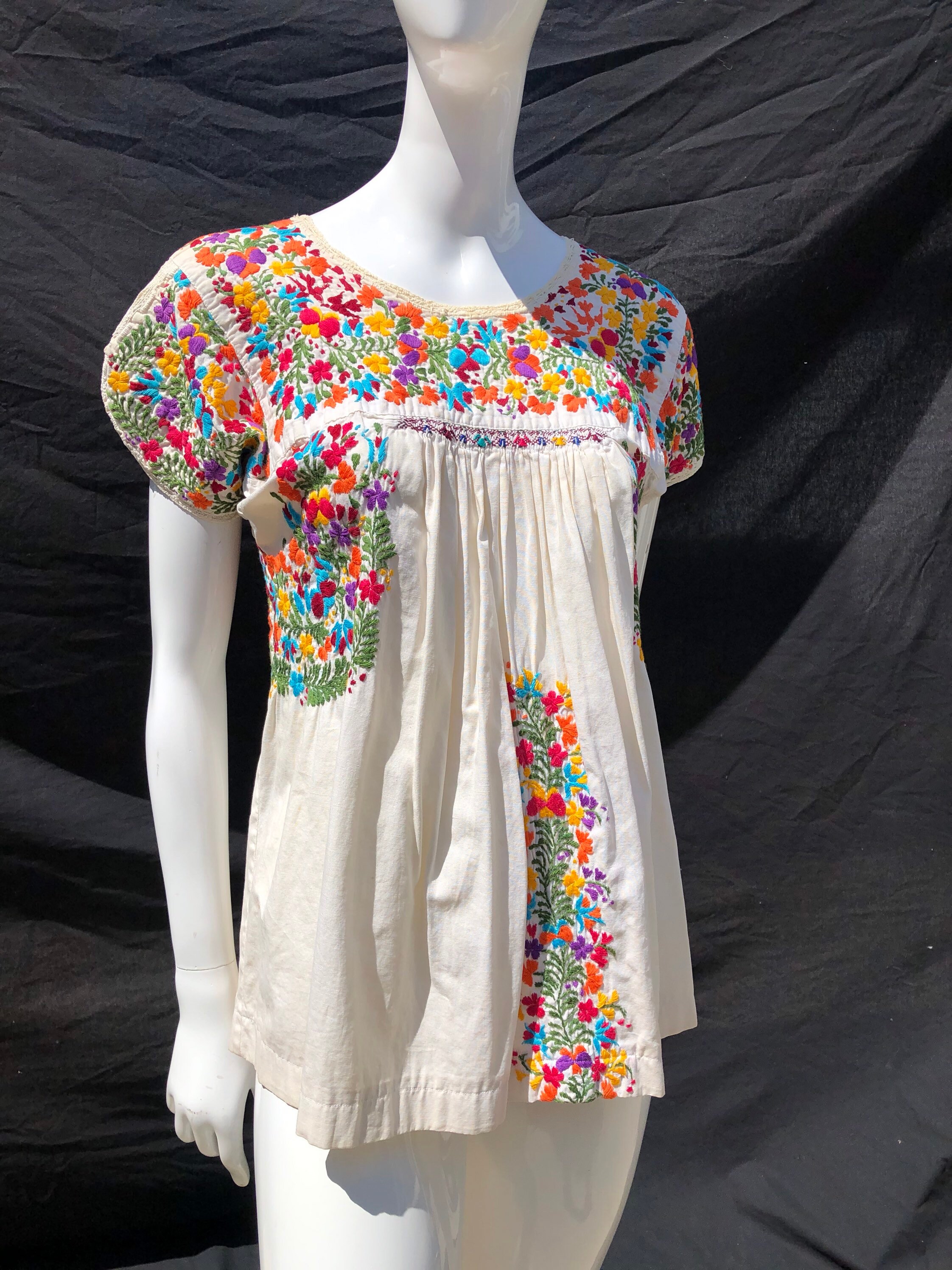 Vintage Mexican Chenteña Hand Embroidered Folk Art Blouse Circa 1960s –  Honeywood