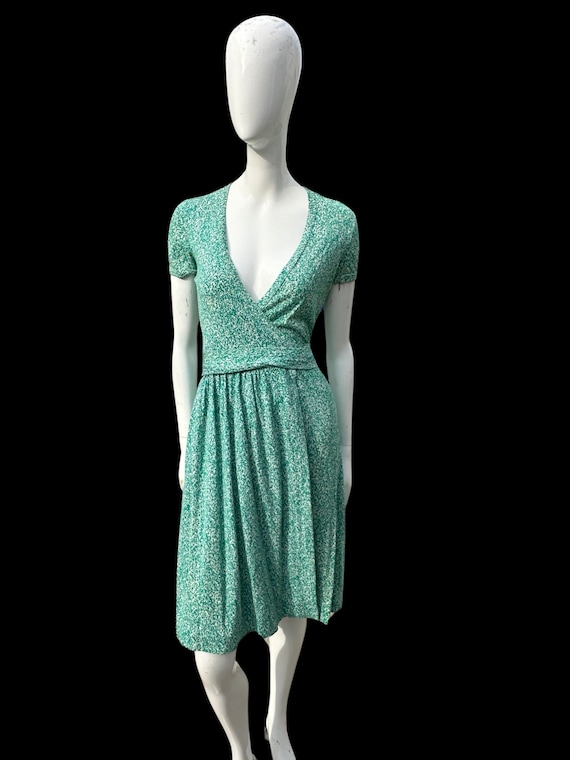 Dvf green wrap dress 2025
