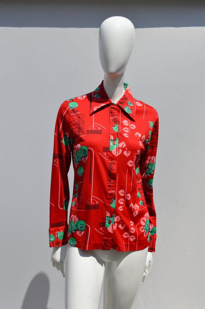 Vintage 70's Polyester blouse red abstract floral Pattern size M disco mid century modern novelty print by thekaliman image 1