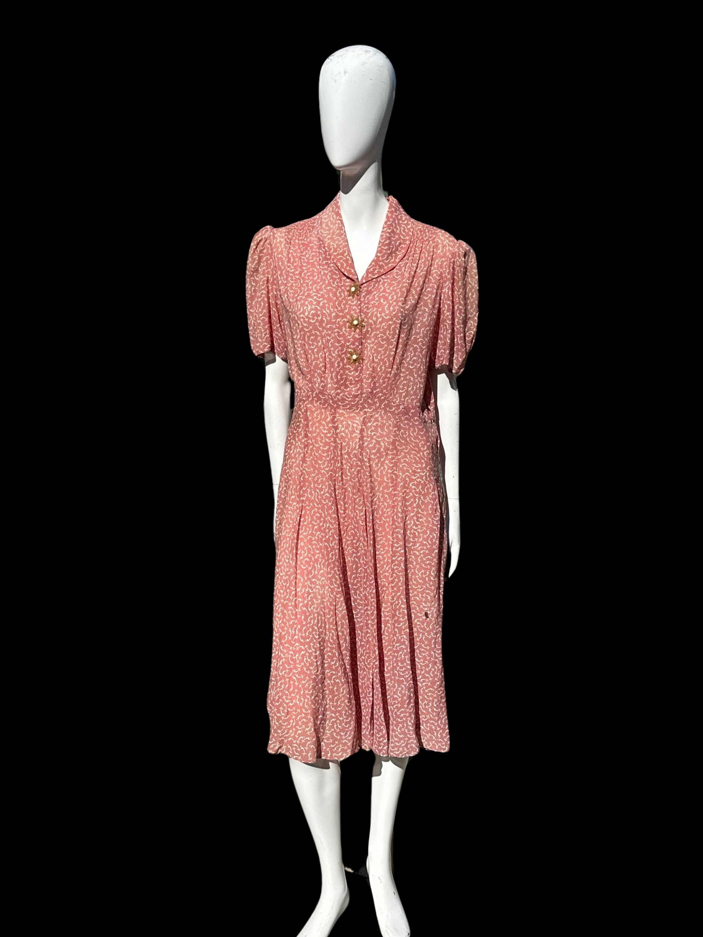 Vintage 30-40s swing rayon sweet heart day dress novelty print star lucite buttons size M
