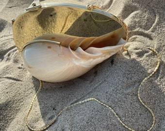 vintage 70’s JUDITH LEIBER seashell MINAUDIERE purse bag shoulder bag Rare shell purse same as in the met collection