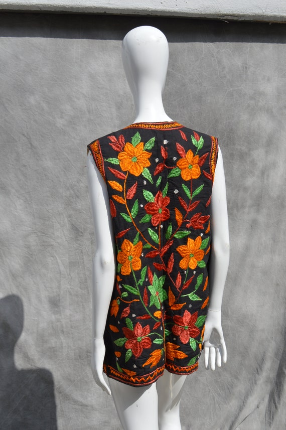 Vintage 60's 70's HIPPIE vest woman's size M hand… - image 5