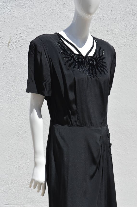 Vintage 40's rayon dress hand beaded neckline art… - image 3