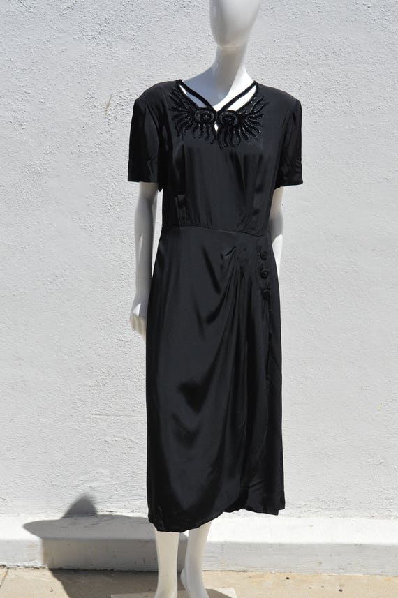 Vintage 40's rayon dress hand beaded neckline art… - image 1