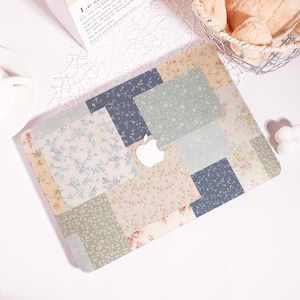 Personalized Pastel Cottage Floral Patchwork MacBook Case, Laptop Cover for Mac Pro 16 15 14 13, Air 15/13/11, Fits M4 M3 M2, Gift for Her