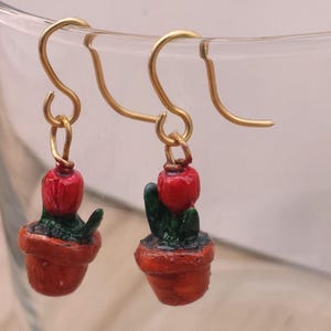 Tulip pot earrings