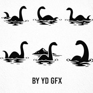 Può includere: Grafica di silhouette nera del mostro di Loch Ness in varie pose, che emerge dall'acqua. L'immagine include il testo "SVG/PNG GRAPHICS" in alto e "BY YD GFX" in basso.