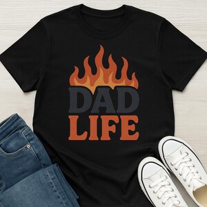 Dad Life PNG SVG – graphique de flammes vintage pour les chemises de la fête des pères et les projets de bricolage