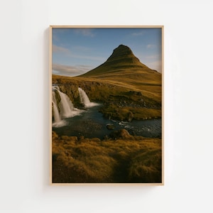 Stampe artistiche di montagna, cascata nordica, viaggio in Islanda - Kirkjufell, iconica natura, arte murale, paesaggio, arredamento per la casa