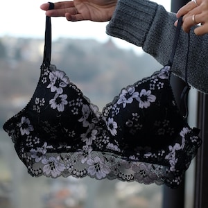 Schwarzer gepolsterter BH ohne Draht, weicher Triangel-BH mit dünner Polsterung, bequemes, handgefertigtes Bralette