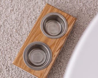 Low wood and metal bowl stand for puppies with silicone anti-slip pads