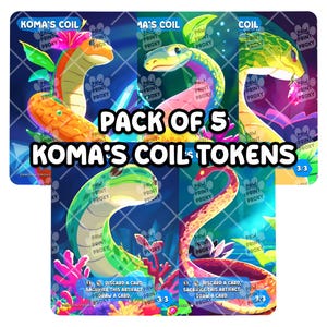 Op de afbeelding: Een pak van vijf Koma's Coil tokens. Elke kaart toont een kleurrijke slangenillustratie met levendige details. De kaarten hebben een blauwe achtergrond met de tekst "Koma's Coil Tokens" en "Pack of 5".