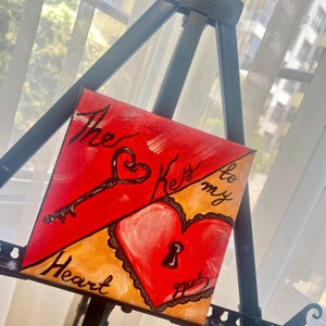 Klucz do mojego serca – romantyczny, ręcznie malowany obraz na płótnie, serce i klucz, dekoracja ścienna z cytatem o miłości, 20×20 cm