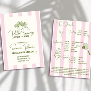 Könnte beinhalten: Eine rosa-grüne gestreifte Einladung zu einem Junggesellinnenabschied in Palm Springs, Kalifornien. Die Einladung lautet "Palm Springs Before the Rings" und "You're invited to Summer Roberts' Bachelorette Weekend". Die Einladung enthält das Datum und den Ort der Veranstaltung. Die Rückseite der Einladung enthält einen Zeitplan der Veranstaltungen für das Wochenende.