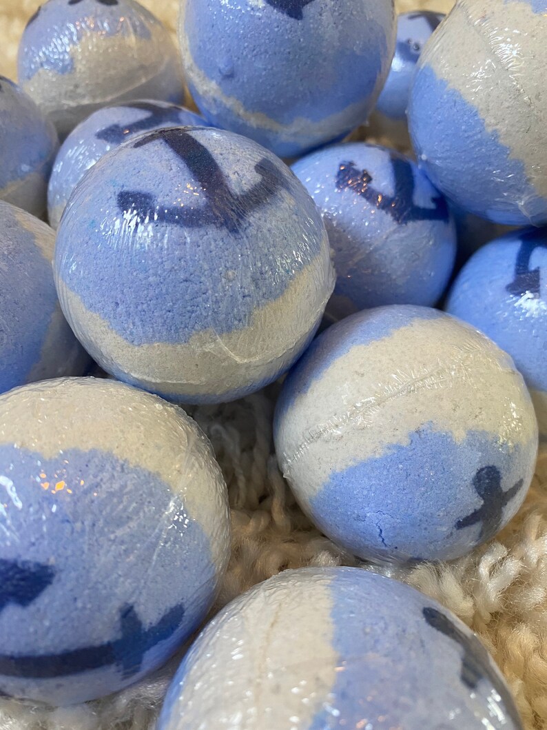 6oz Bath Bomb / Pool Bombs / Bath Fizzies / Vegan /handmade/ Etsy