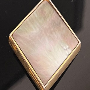Vintage 1970 retro WILLIAM De LILLO Mother Of Pearl Diamond Shape Vintage Pin Brooch