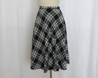 vintage black and white  wool tartan skirt