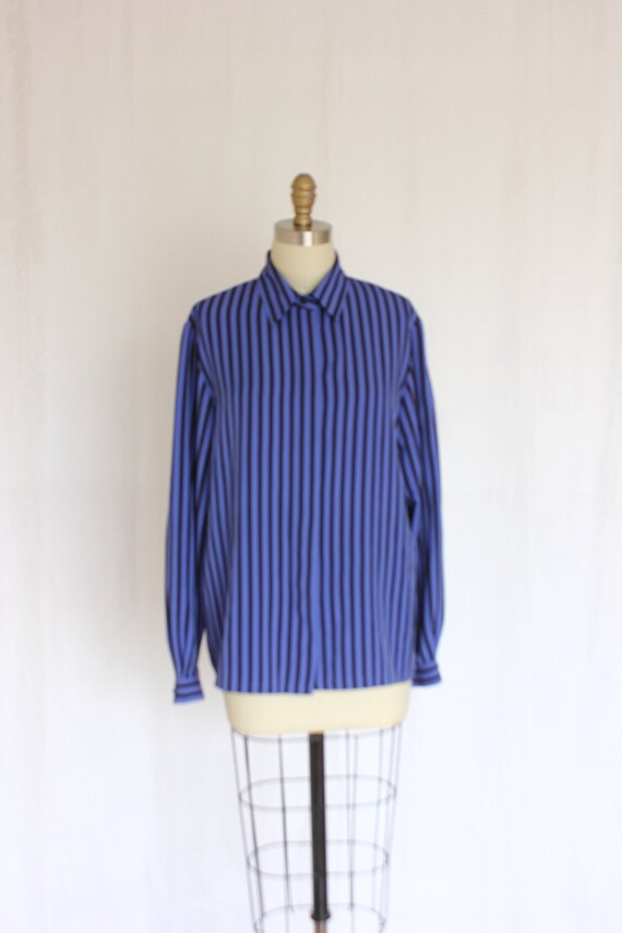 Blouse satiny  stripes blue and black long sleeves