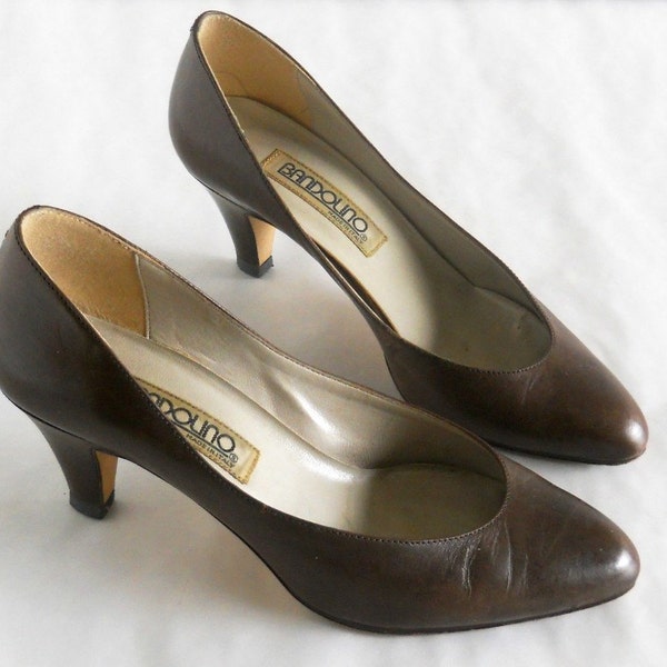 vintage 1980s pumps, Bandolino, dark brown