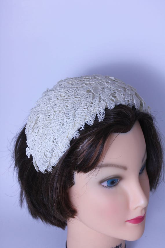 Vintage 1940s - 1950s   Juliet  hat covered with m