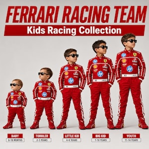 Puede incluir: Cinco niños de diferentes edades visten monos de carreras rojos de Ferrari a juego con rayas blancas y logotipos de patrocinadores como HP, Shell y VGW. Cada niño lleva gafas de sol negras. El texto dice FERRARI RACING TEAM Kids Racing Collection.