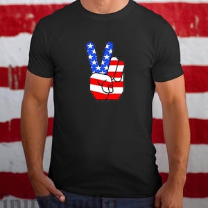 Chemise signe de la paix 4 juillet, t-shirt drapeau américain fait main, t-shirt liberté patriotique, chemise fête de l'indépendance des États-Unis, tenue 4 juillet pour femme