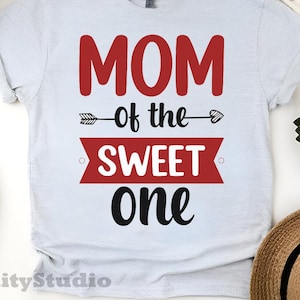 Mom of the Best One T-Shirt, Funny Mother’s Day Gift from Kids, Cute Mom Shirt, Unisex Tee for Mom, Gift for Her, Motherhood Graphic Tee